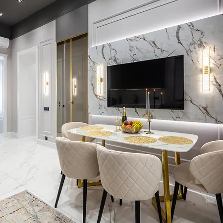 Royal On Fredra 4 Apartment Lviv